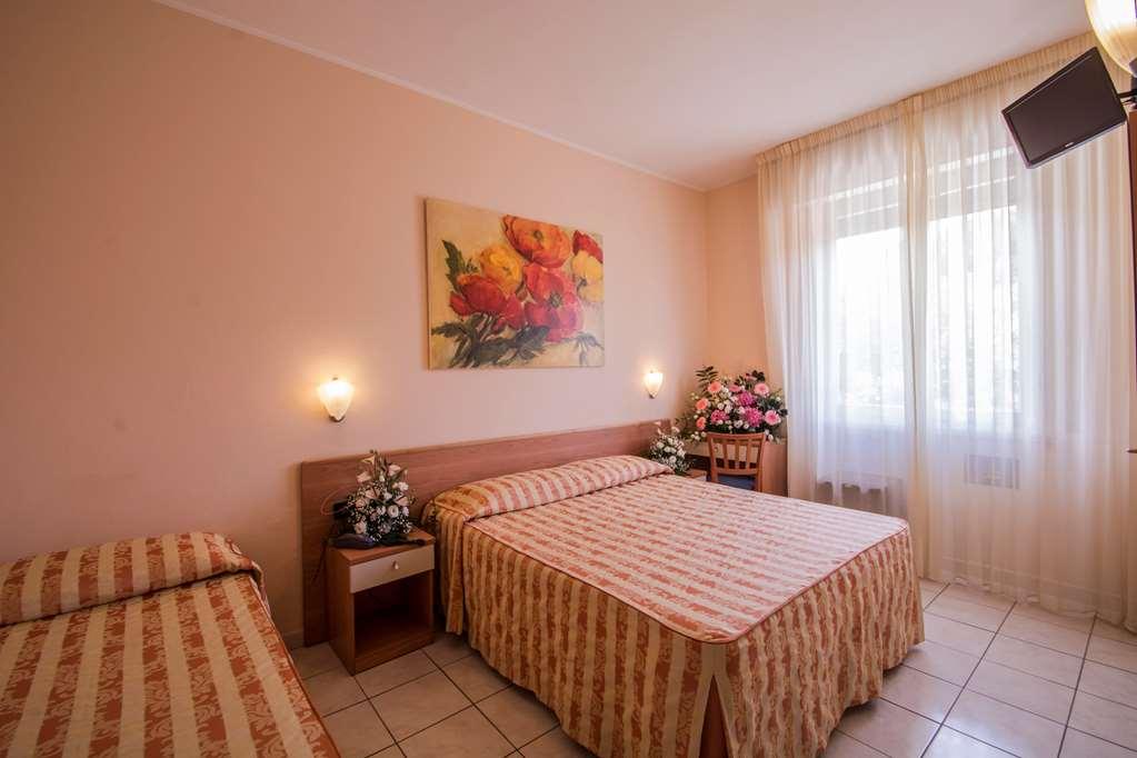 Hotel Riviera Blu Tirrenia Quarto foto