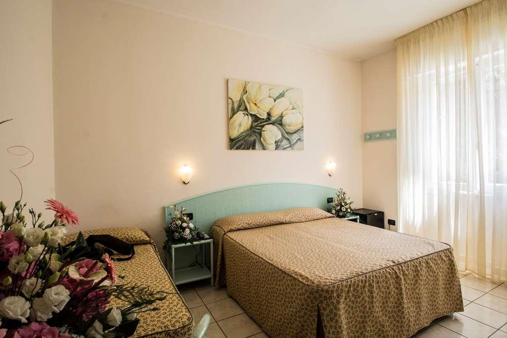 Hotel Riviera Blu Tirrenia Quarto foto